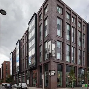Zeni Ensuite, In The Vibrant Docklands , Dublin Ireland